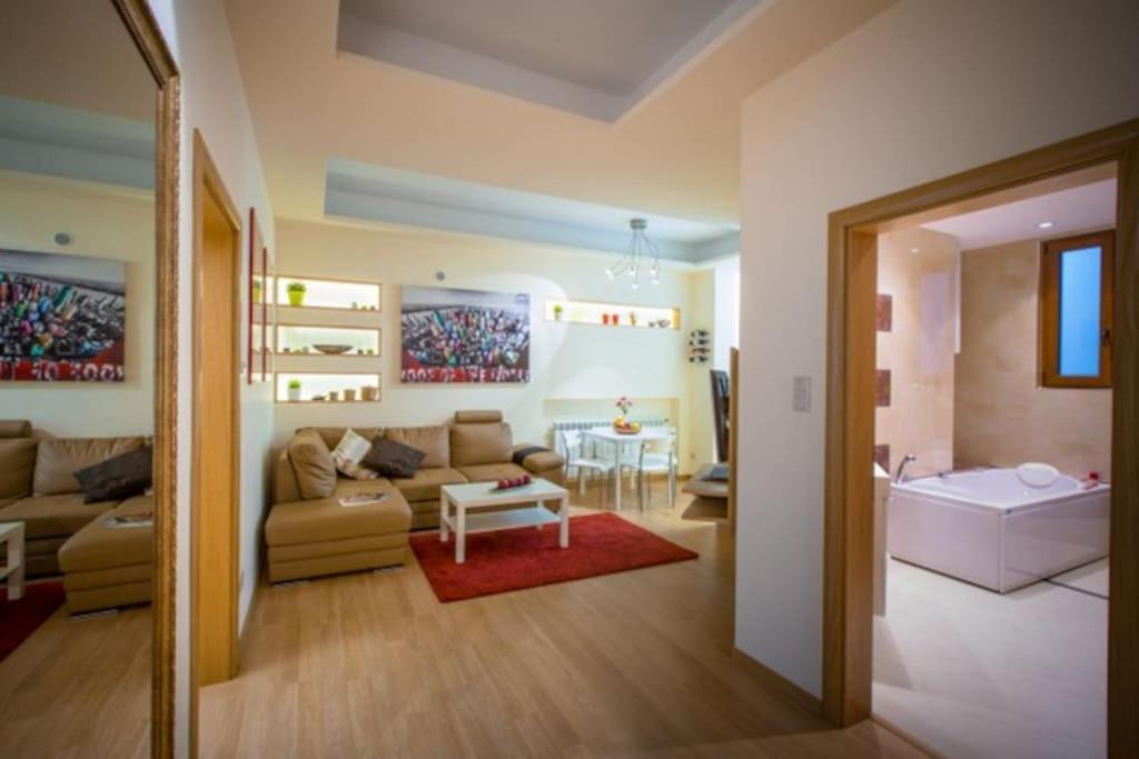 High Tech - Luxurious Apartment Sofia Buitenkant foto