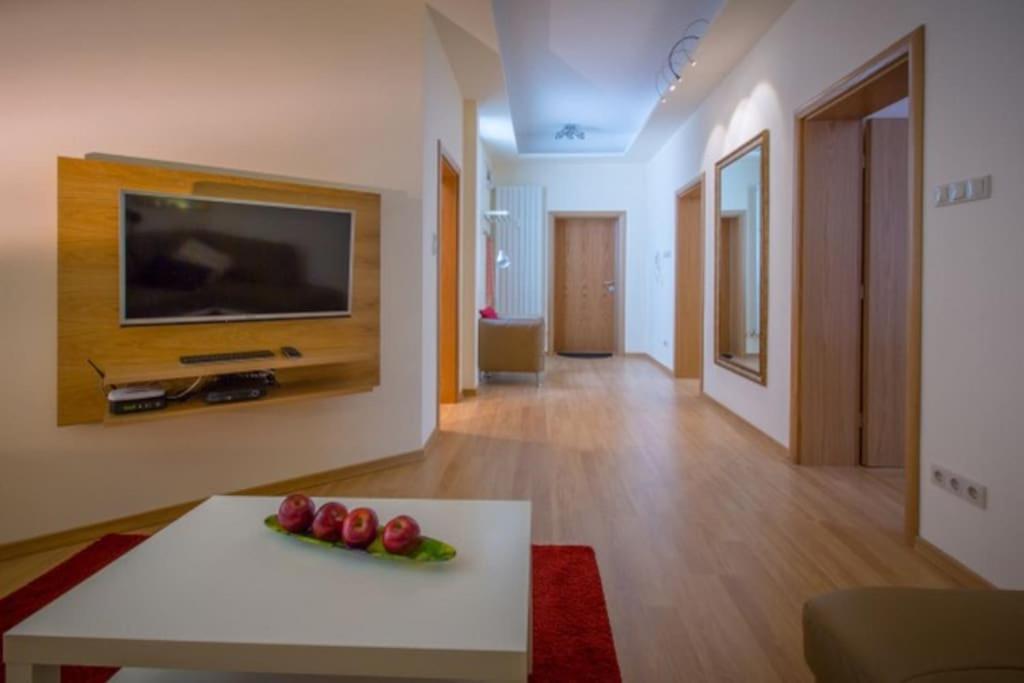 High Tech - Luxurious Apartment Sofia Buitenkant foto